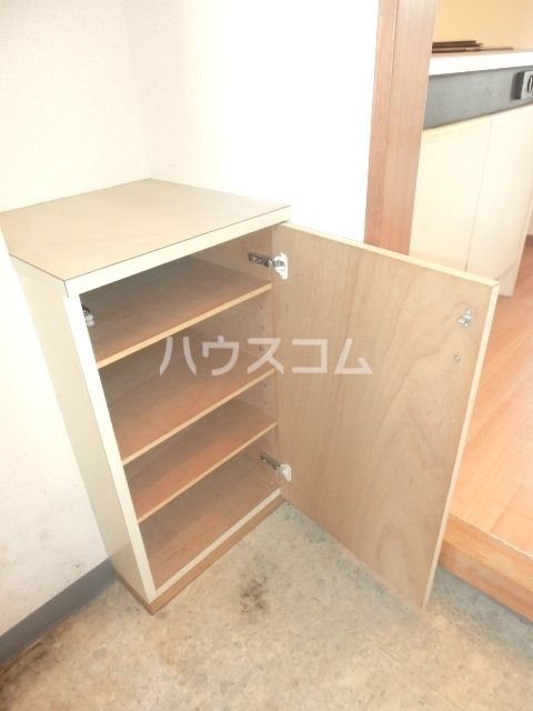 【名古屋市千種区北千種のマンションの玄関】