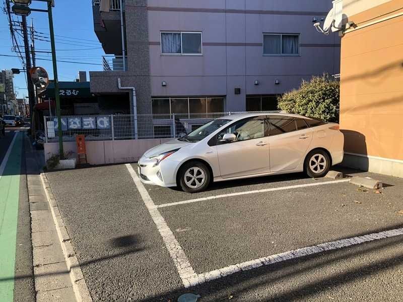 【久喜市久喜中央のアパートの駐車場】