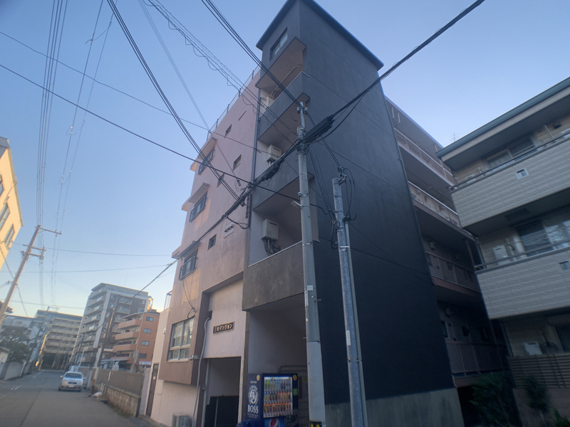 三和マンションの建物外観