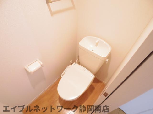 トイレ　清潔感のあるトイレです