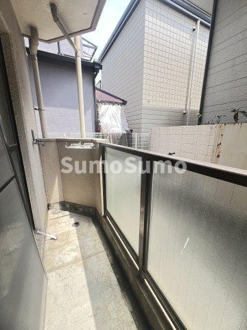 バルコニー　暖かな日差しのふりそそぐバルコニー