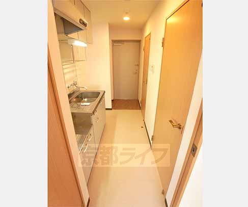 その他部屋・スペース　お部屋から見た廊下です