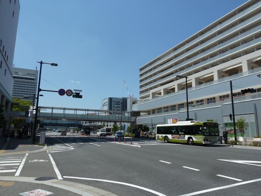 スーパー　マックスバリュエクスプレス広島駅北口店（スーパー）まで517m