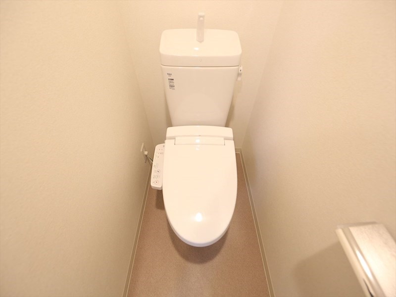 トイレ　温水洗浄暖房便座付トイレ