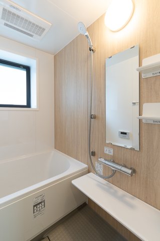 バス・シャワールーム　※別部屋の参考写真です。