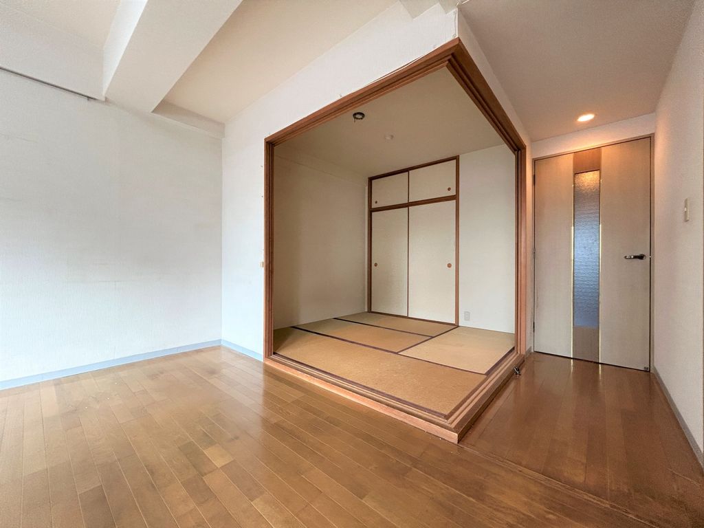 居室・リビング　約4.5帖の和室