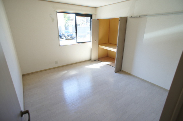 その他部屋・スペース　洋室８帖