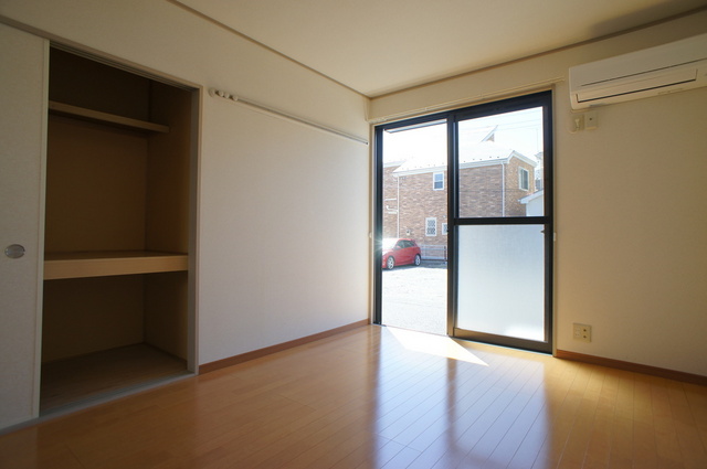 その他部屋・スペース　洋室６帖（エアコン付き）