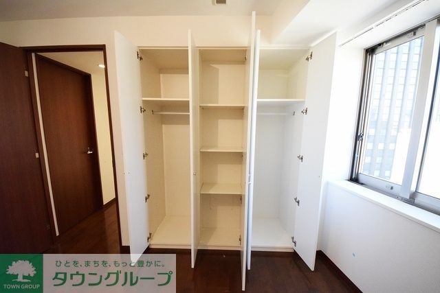 収納　同じ間取りの別部屋写真