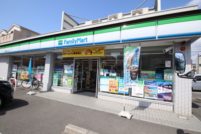 コンビニ　ファミリーマート　千種春岡二丁目店（コンビニ）まで400m