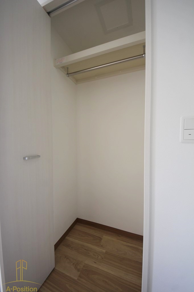 収納　リップル南森町II