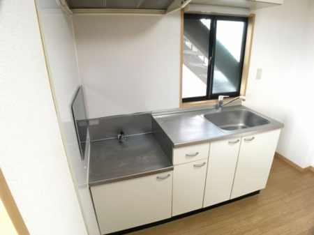 キッチン　コンパクトなキッチンで掃除もラクラク