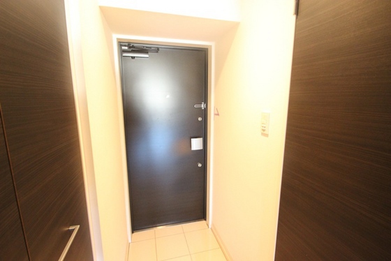 玄関　※別部屋の写真です