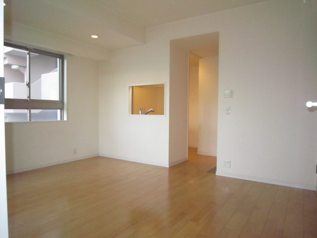 居室・リビング　写真は同マンションの別のお部屋のものです