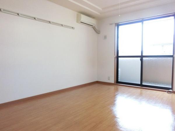 居室・リビング　明るいお部屋です！