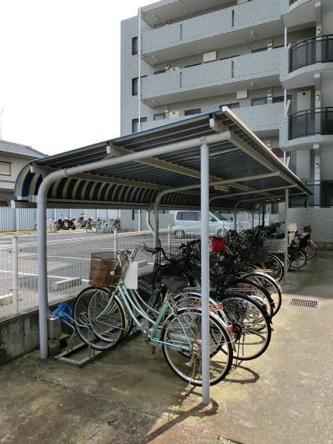 その他共有部分　屋根付き駐輪場