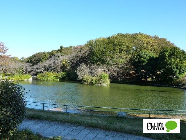 公園　松ケ丘緑地（公園）まで690m