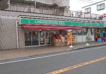 コンビニ　ローソンストア100 LS高田東店（コンビニ）まで647m