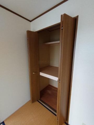 収納　同じ建物のお部屋のお部屋の写真です。