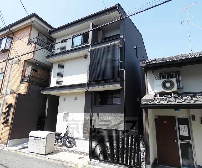 建物外観　ロフト付き物件です。