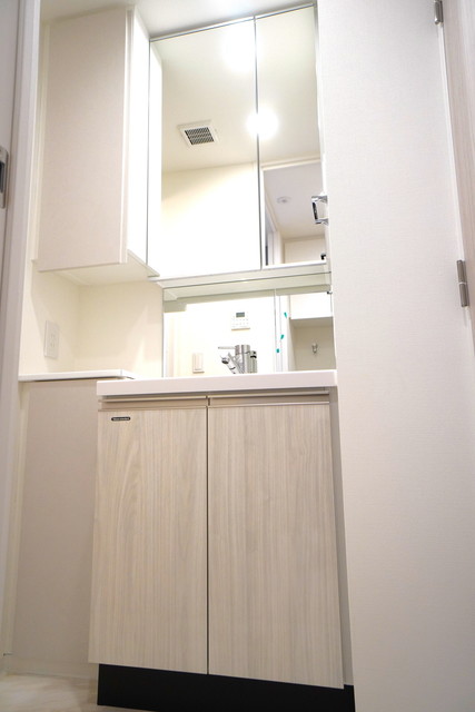 洗面設備　※写真は同タイプ住戸です。