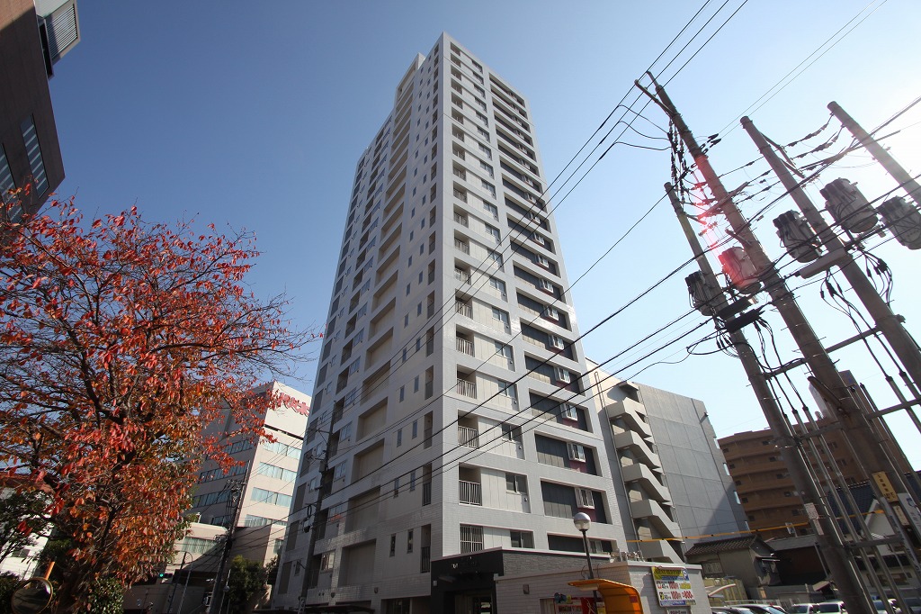 建物外観　豪華なエントランスです。
