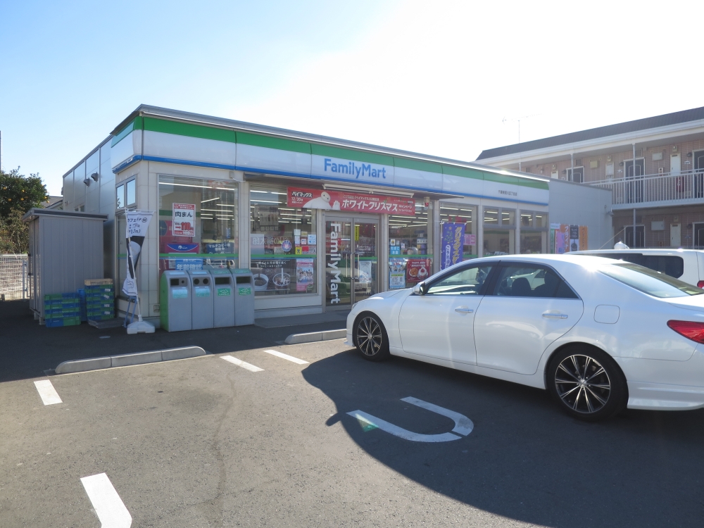 コンビニ　ファミリーマート千葉検見川五丁目店（コンビニ）まで208m