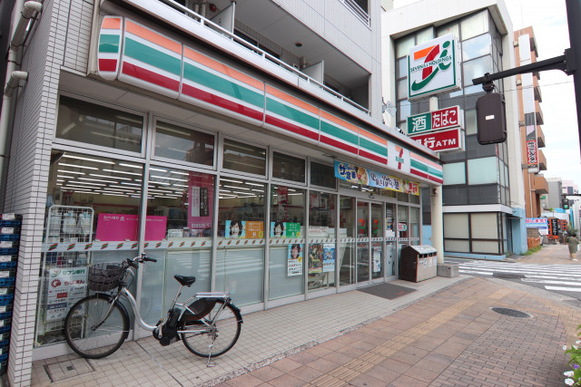 コンビニ　セブン－イレブン　登戸店（コンビニ）まで210m