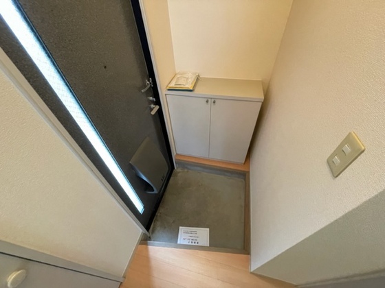 玄関　※別部屋の写真です
