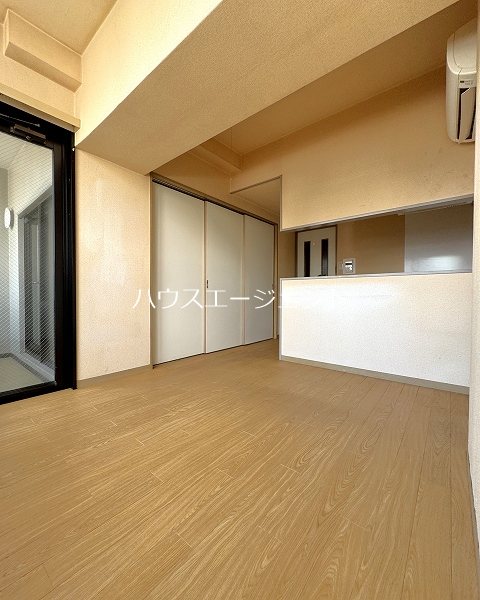 居室・リビング　ダイニングです。※参考画像・反転タイプ
