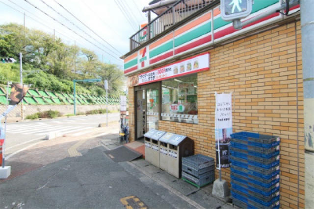 コンビニ　セブンイレブン下関東駅店（コンビニ）まで529m