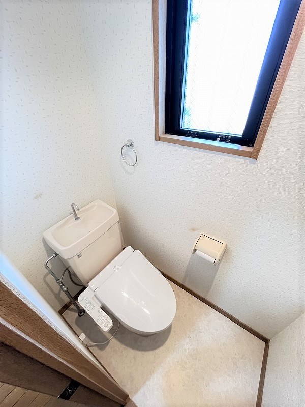 トイレ　退去予定のため別部屋写真使用