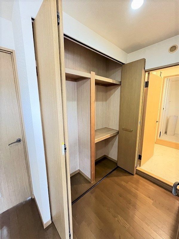 収納　退去予定のため別部屋写真使用