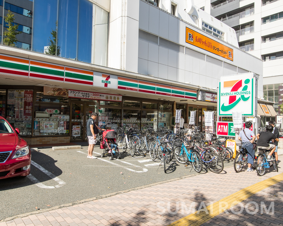 コンビニ　セブンイレブン福岡西新2丁目店（コンビニ）まで110m