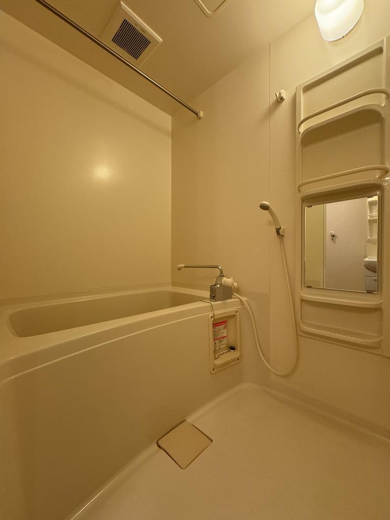 バス・シャワールーム　バスルーム