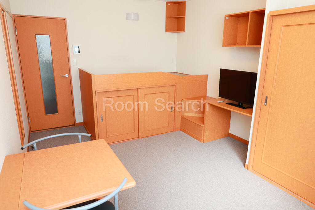 居室・リビング　テレビ、ベット下収納、階段下収納