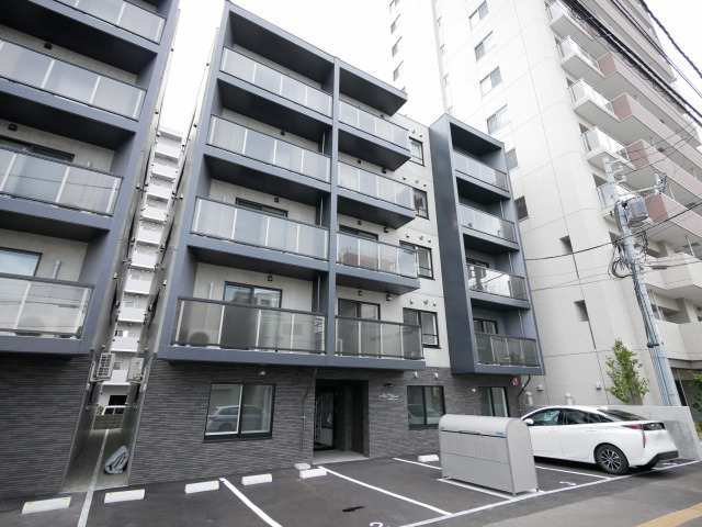 建物外観　人気のデザイナーズマンションです☆