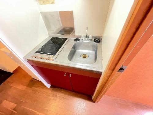 キッチン　設備・仕様は号室により異なる為、現況を優先致します。