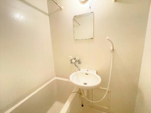 バス・シャワールーム　設備・仕様は号室により異なる為、現況を優先致します。