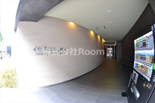 エントランス　建物の内部です