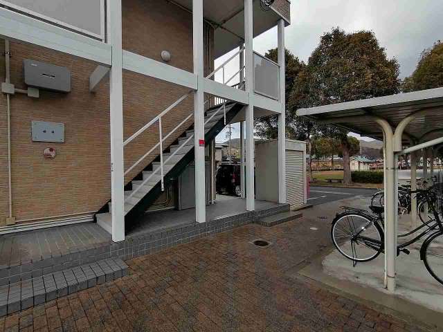 エントランス　駐車場