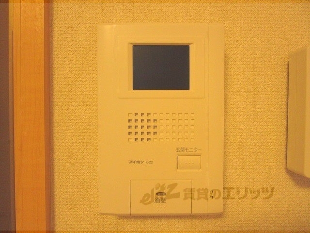 セキュリティ　玄関前