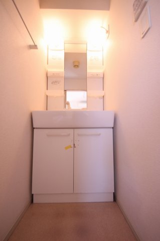 洗面設備　独立洗面化粧台付き