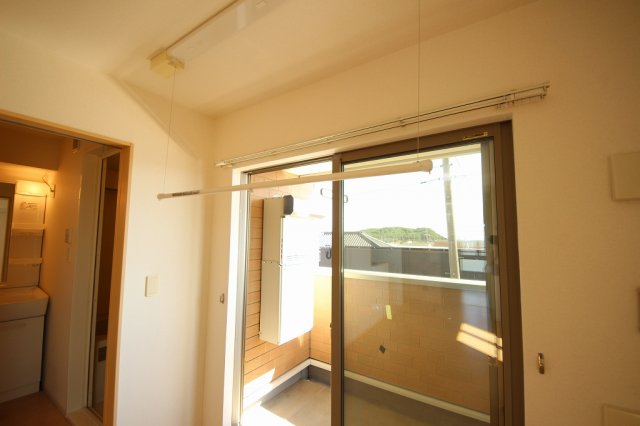 その他設備　室内物干しです