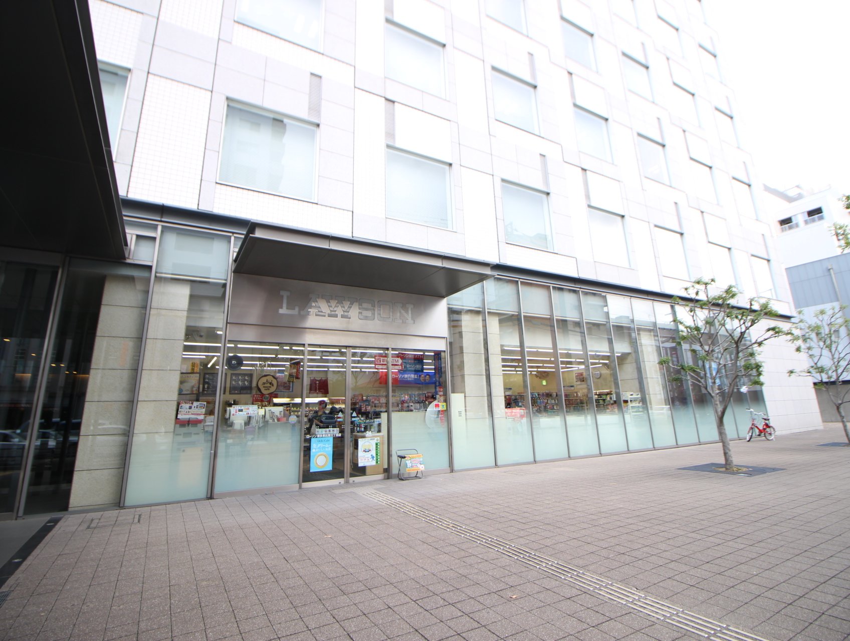コンビニ　ローソン博多東比恵三丁目店（コンビニ）まで299m