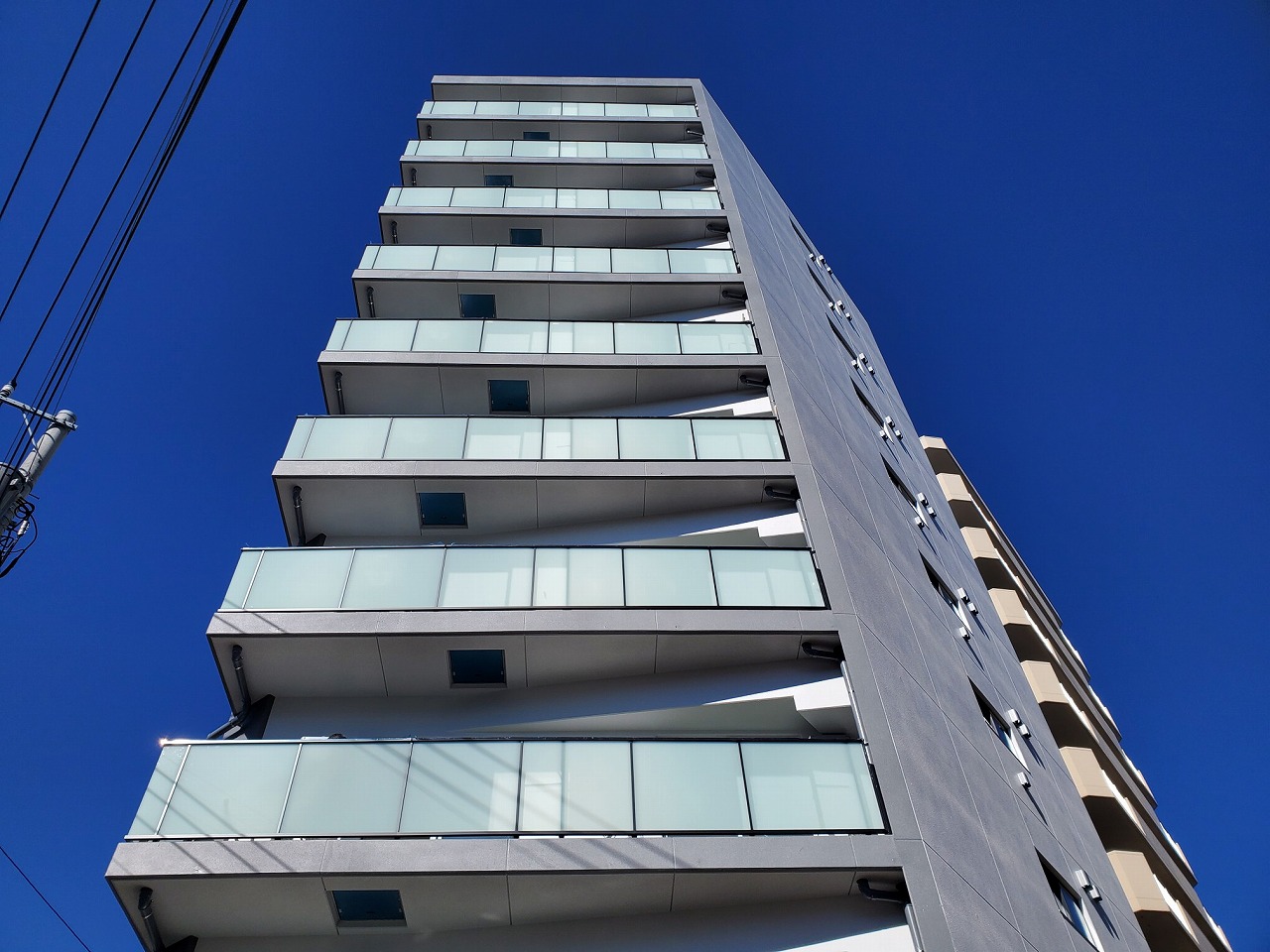 建物外観　2023年竣工10階建のオートロック付築浅マンションです。