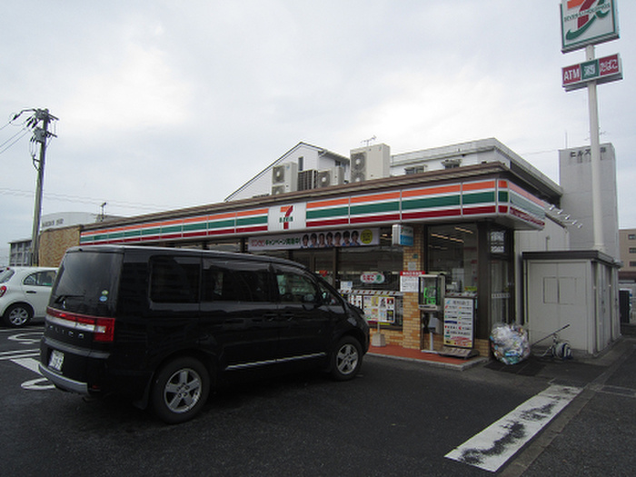 コンビニ　セブンイレブン九産大前店（コンビニ）まで254m