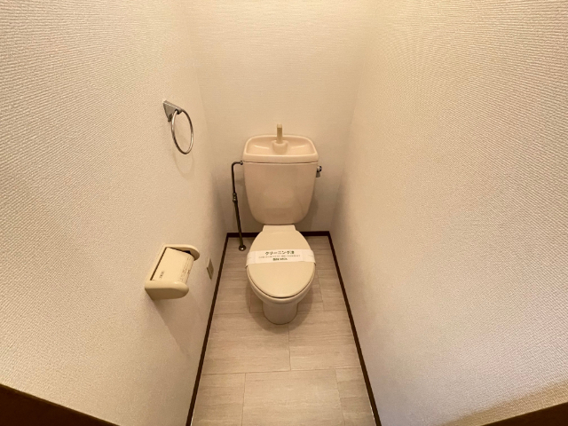 トイレ　トイレに電源付きです