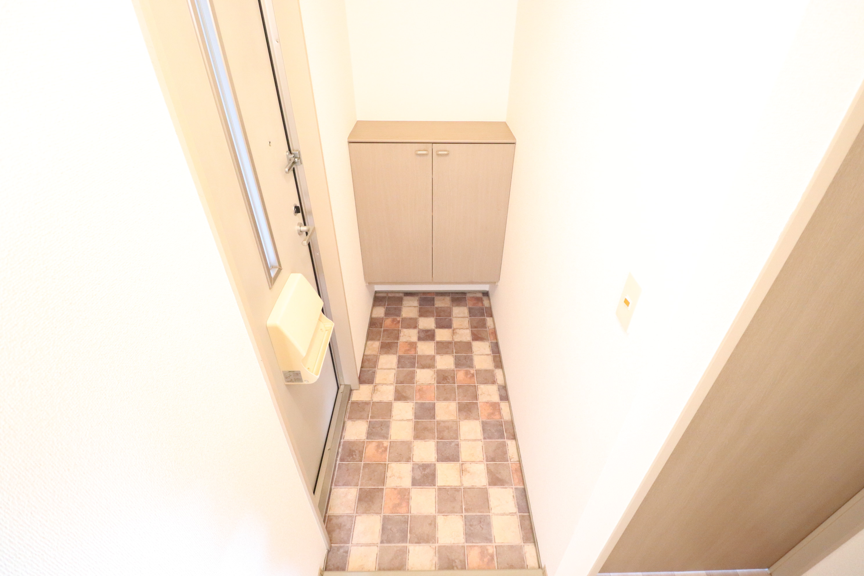 玄関　靴箱も付いています♪