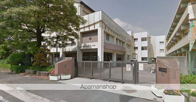 小学校　南薫小（小学校）まで842m